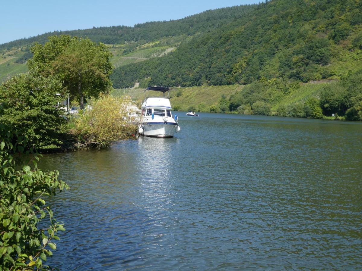 Hausboot Moselrose In Poelich Hotel Polich Ngoại thất bức ảnh