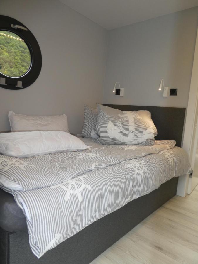 Hausboot Moselrose In Poelich Hotel Polich Ngoại thất bức ảnh